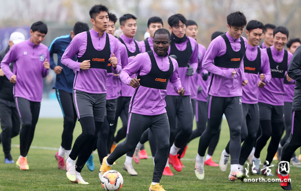 星空体育竞技-天津泰达全队奋力拼搏，成功取得比赛胜利的简单介绍