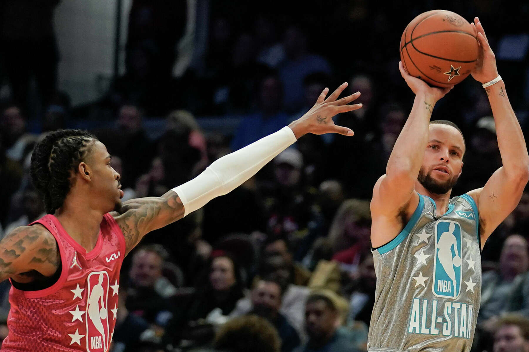 星空体育活动-亚洲巨星在全明星赛上风光表现，刷新纪录