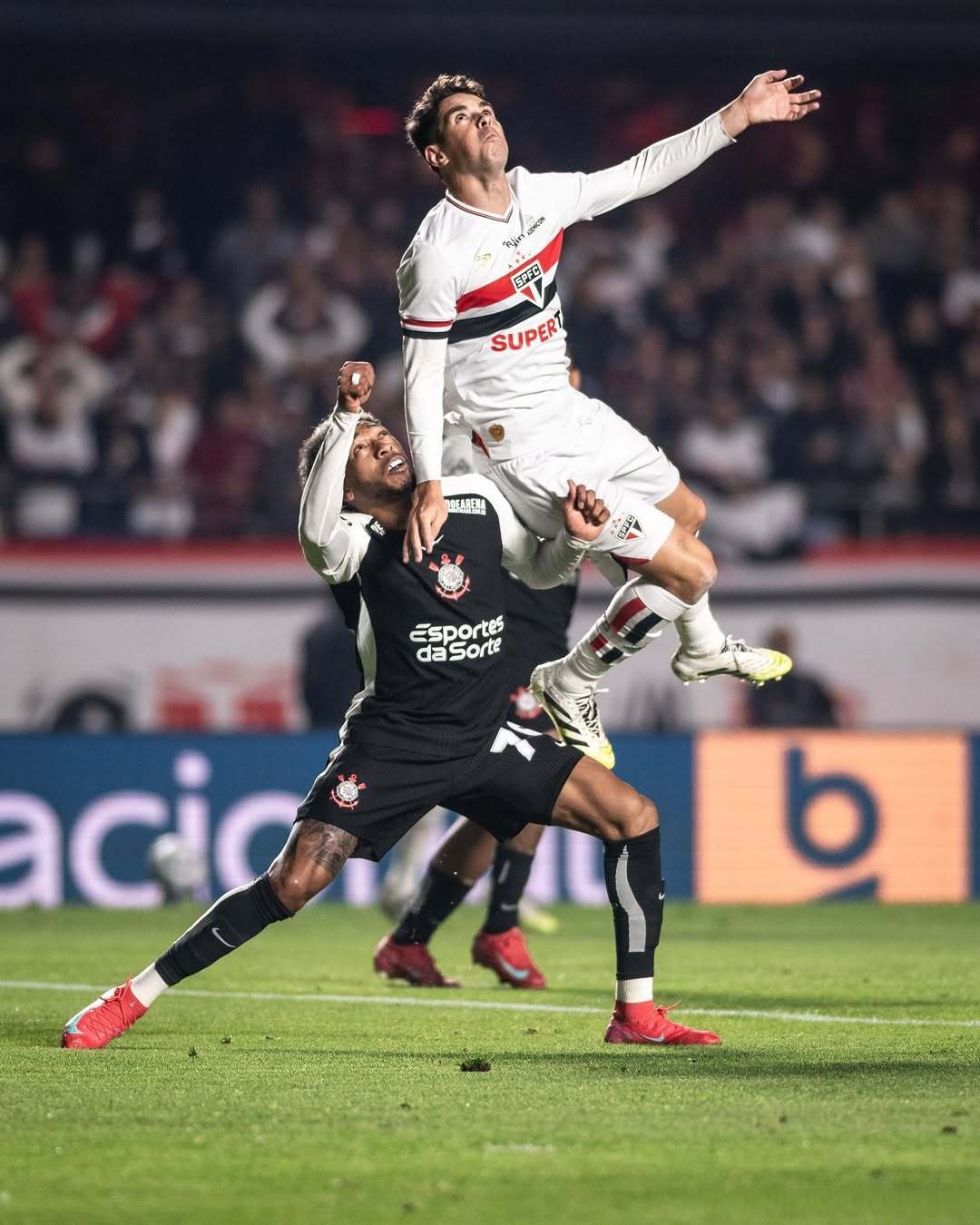 星空体育中国官网-包含塞内加尔球队摘取胜利晋级关键比赛的词条