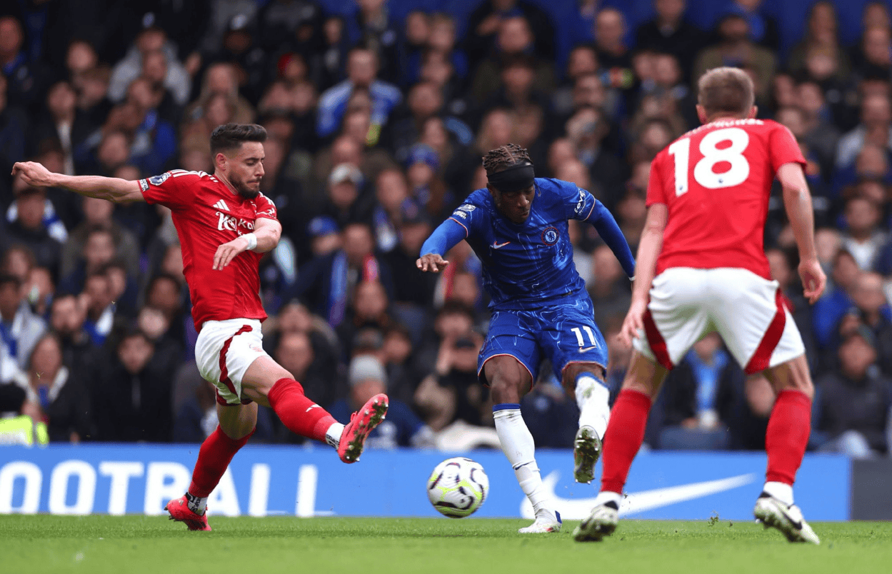 包含切尔西豪取三分，继续保持连胜的词条